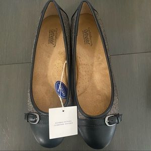 Croft and barrow ortholite flats size 9